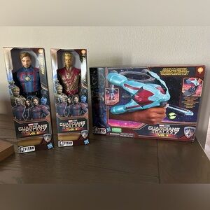 NWT…Marvel Guardians Action Figure Set - Blue and Red